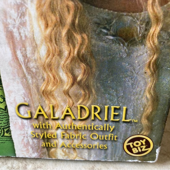 Vintage Lord of the Rings Galadriel Collector Action Figure Doll by ToyBiz 2002 - Picture 13 of 14